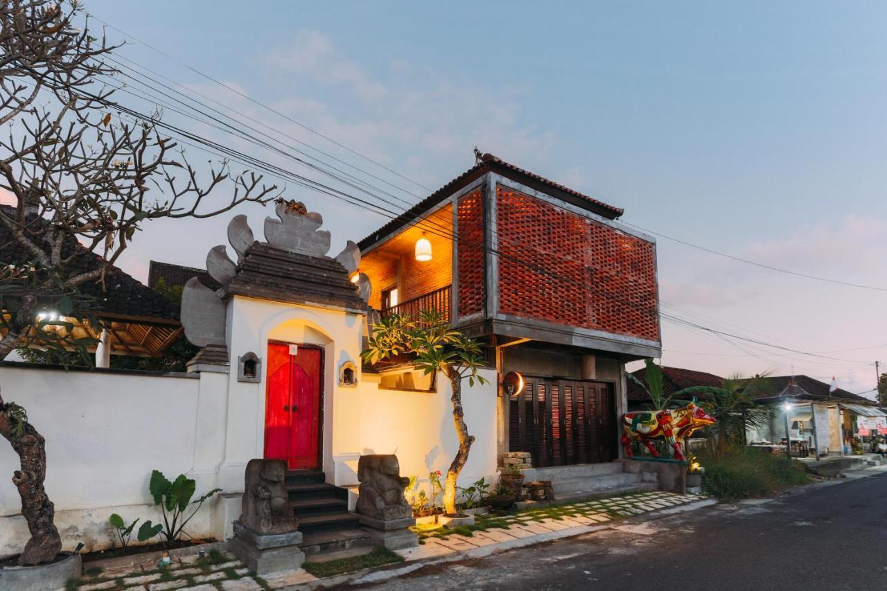 Rumah Paros & Gallery 苏卡瓦提 外观 照片