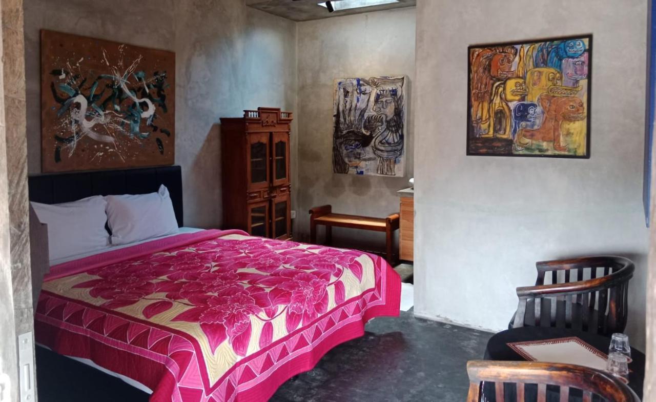 Rumah Paros & Gallery 苏卡瓦提 外观 照片